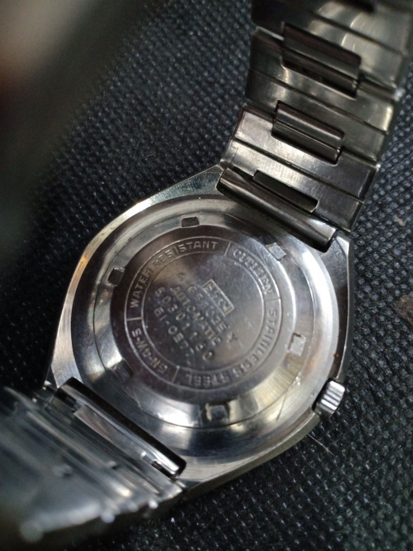 Vintage citizen automatic (Category: Men's Watches) located in Las Pinas. Submitted by quick_deals_great_finds2 (Listing ID 1226155226, Image 3). Description: Original Vintage 40mm Large Fully functional keeps time Fits wrist size 6.8 inches.