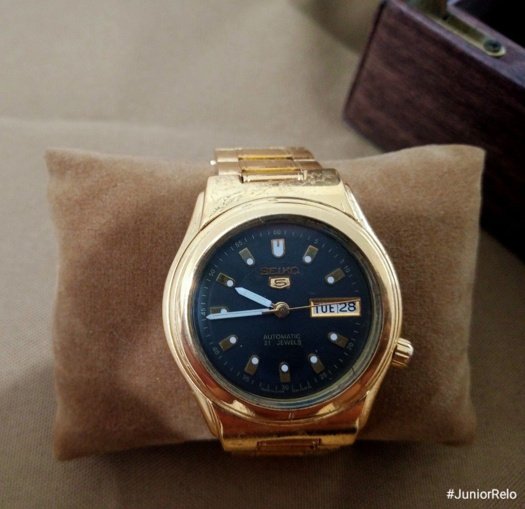 Vintage Watch | ORIGINAL/Authentic Seiko 5 Automatic | 7s26 (Category: Men's Watches) located in Bulacan. Submitted by juniorrelocollections (Listing ID 1220100273, Image 1). Description: 2000 Plus Sf ORIGINAL Brand: Seiko Model: Classic 5 Refrence #: 7S26-0430 Movement: Mechanical Automatic 21 Jewels Case Material: Steel See-Through Case Back Dial Color: Black Band Color: Gold Display: Analog Style: Casual Type: Wristwatch Dial Style: 12-Hour Di