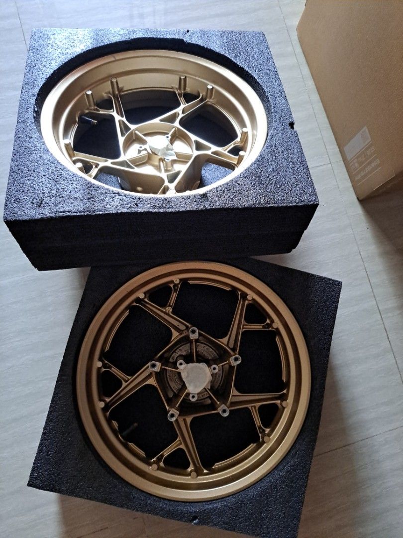 Yellow Rims Xmax Yamaha Xmax HLY stock rims, Motorcycles, Motorcycle Accessories on ...