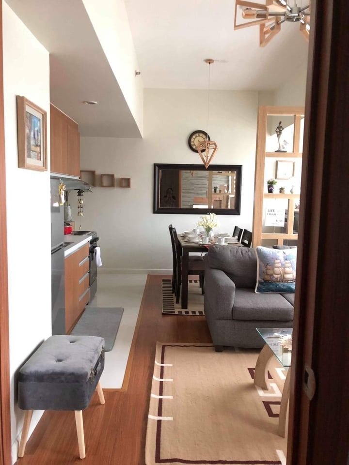 2BR FOR LEASE or FOR SALE at Eton Tower Legazpi Village Makati For