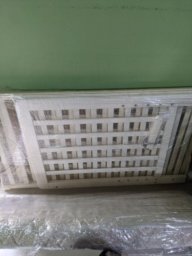 5 in 1 convertible Baby cot Drop side mechanism, and baby mattress