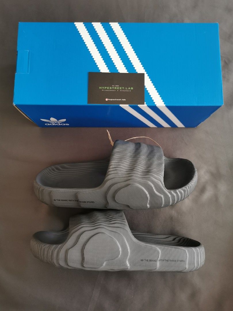 Adidas adilette shop slides grey
