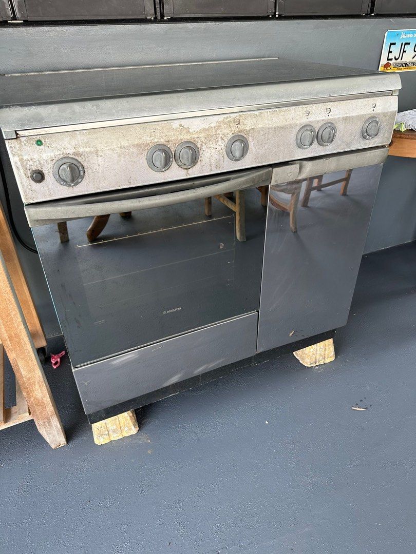 Ariston Freestanding Cooker (L90cm x B 60cm x H 90cm), TV & Home