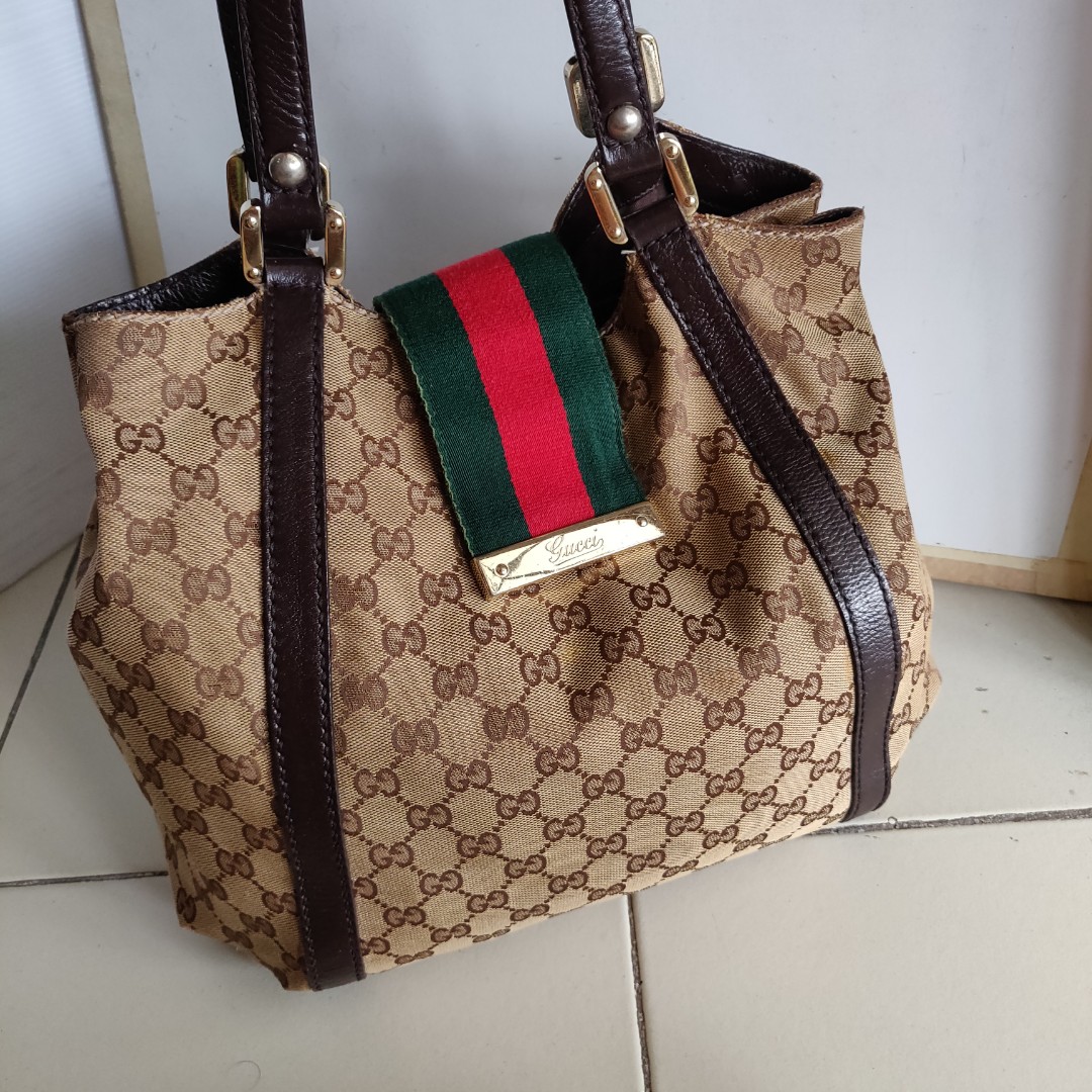 Authentic Gucci Waist Bag, Men's Fashion, Bags, Sling Bags on Carousell