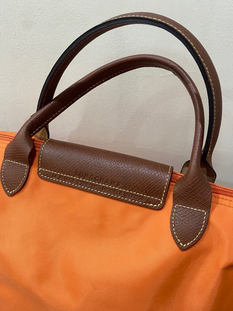 Authentic Longchamp Le Pliage medium size short handle (Category: Luxury Bags & Wallets) located in Cebu City. Submitted by janikamae (Listing ID 1226353989, Image 3). Description: Pm for more photos.