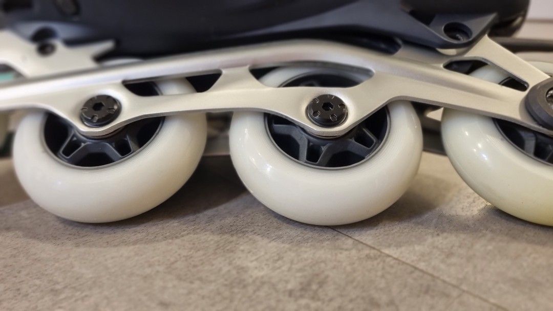 Brand New Rollerblade and Accessories Complete Set, Sports Equipment