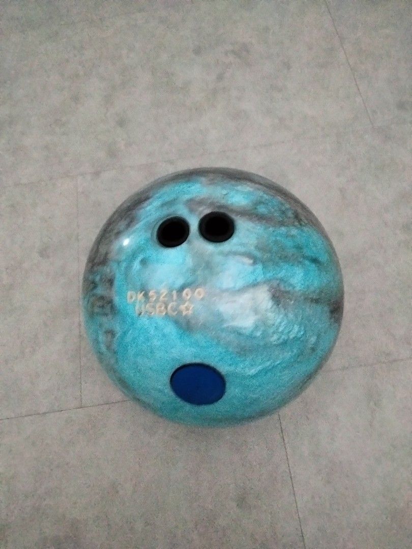 Brunswick Tzone Blue Bowling Ball 12lbs, Sports Equipment, Sports