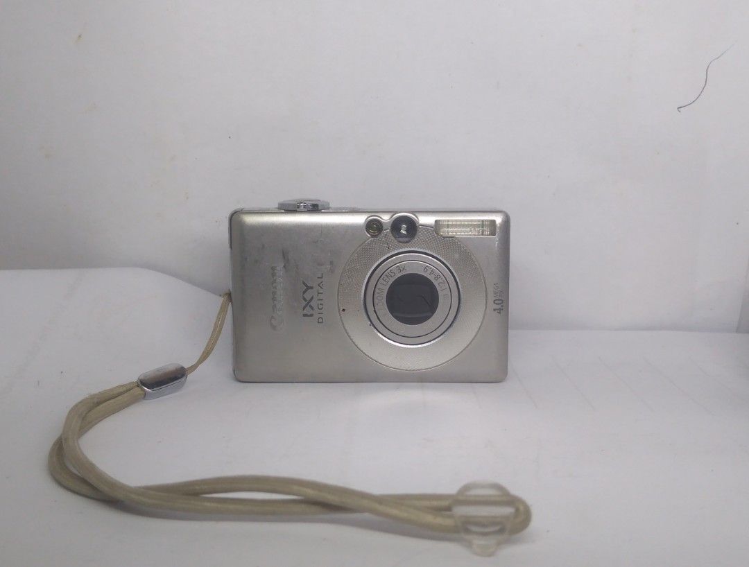 Canon IXY 50
