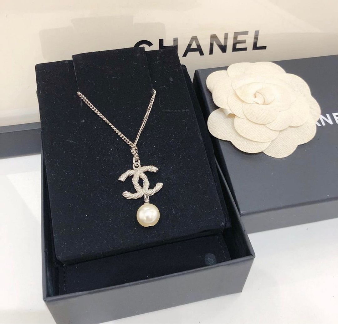 CHANEL, Jewelry, Chanel Large Pendant Necklace Pearls Swarovski