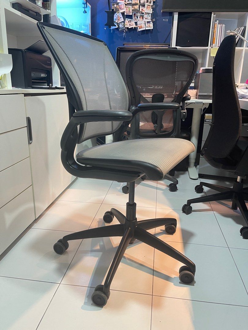 Cheapest chair best sale in the world