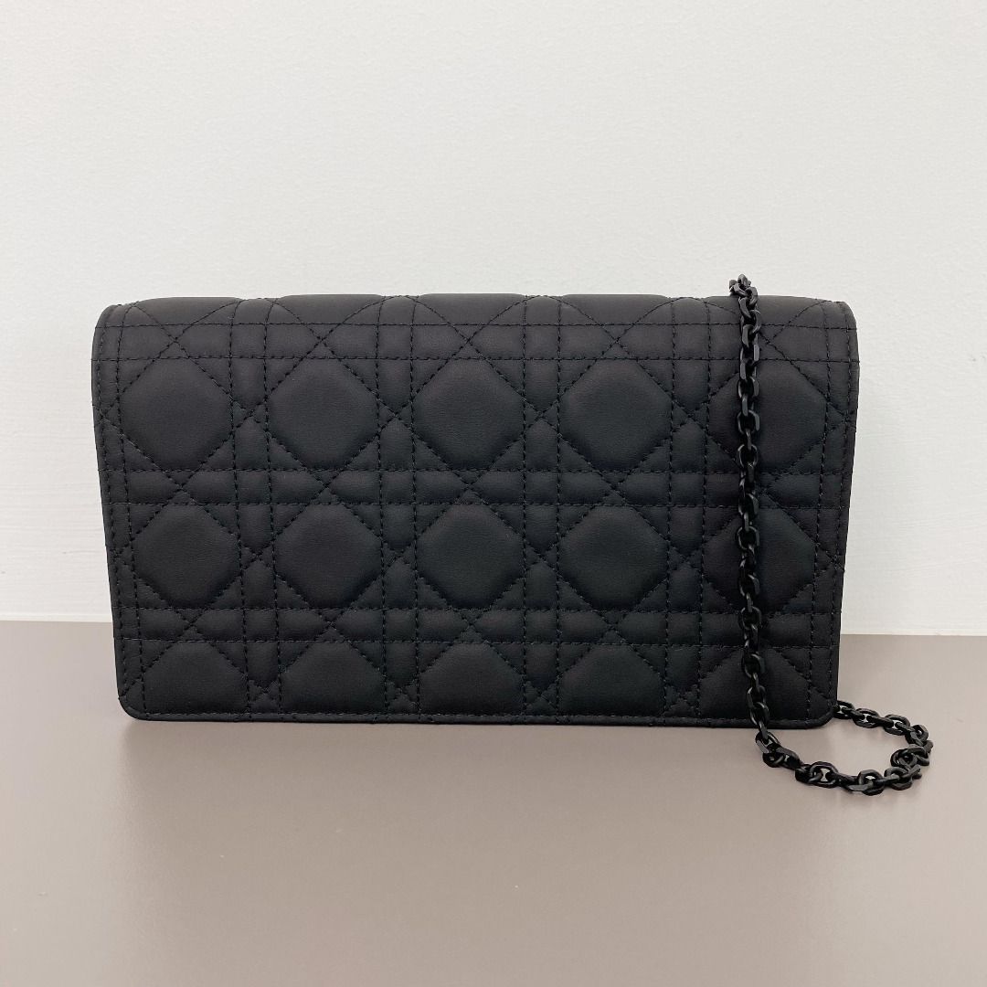 Lady dior pouch deals black ultramatte cannage calfskin