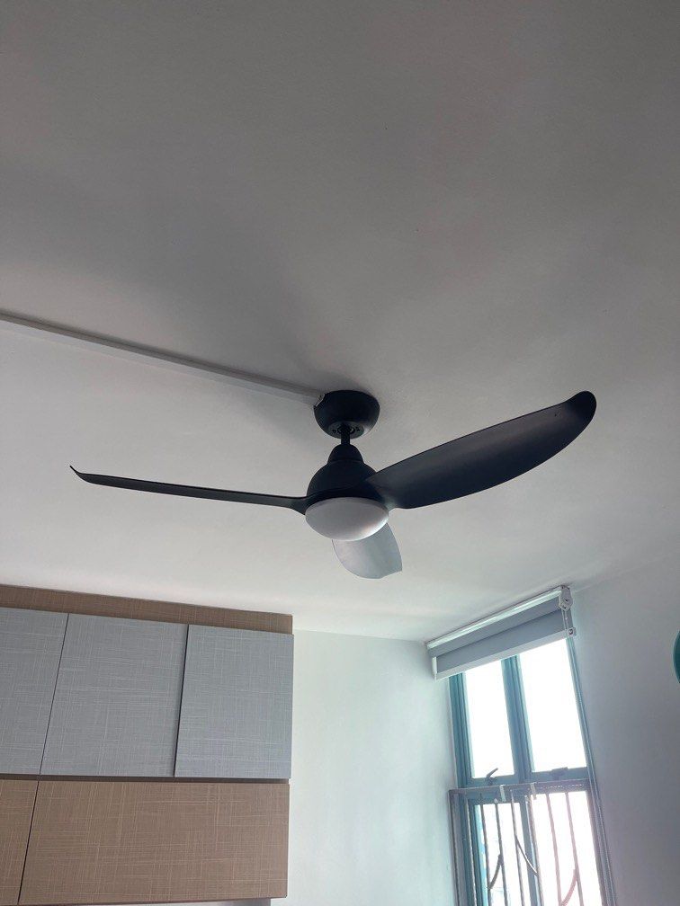 Daiko fan with remote control, Furniture & Home Living, Lighting & Fans