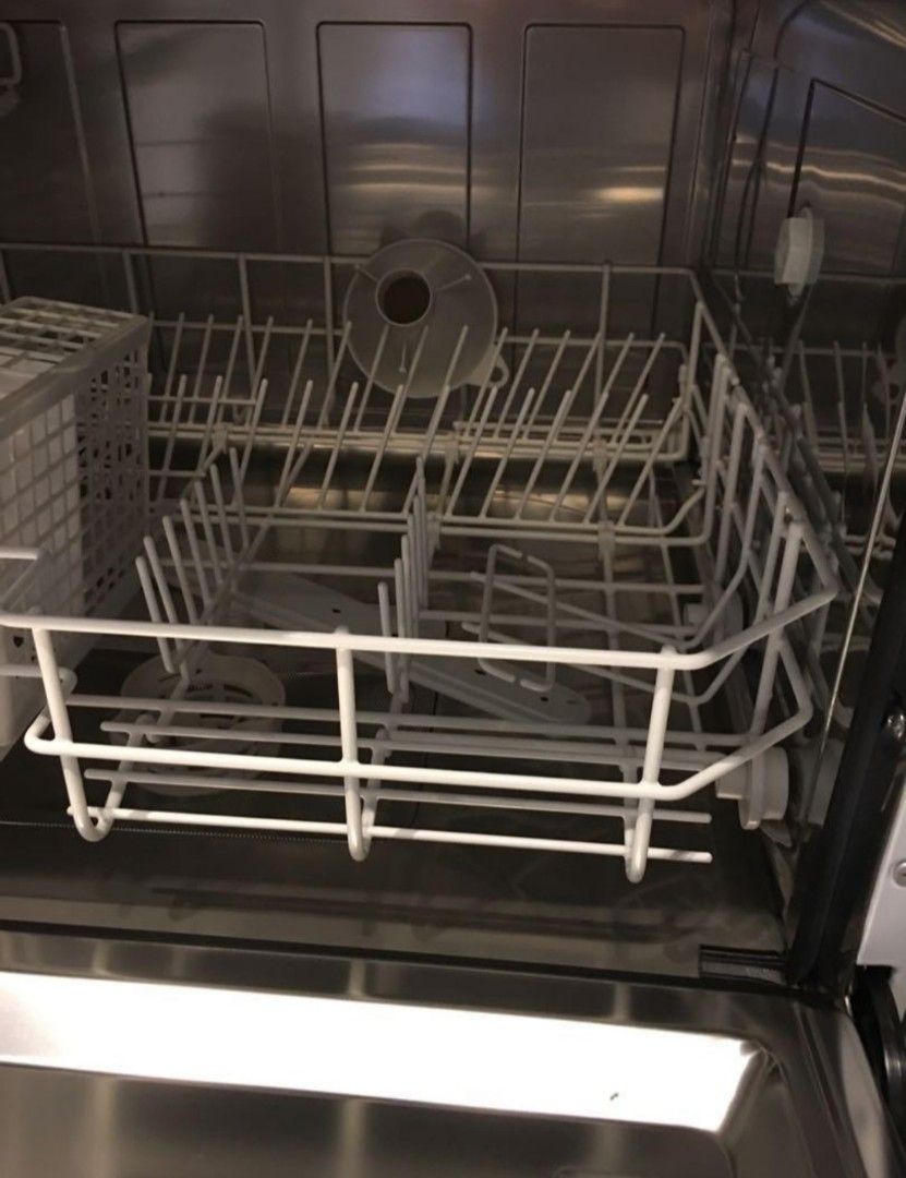 Electrolux Dishwasher (slight defect), TV & Home Appliances, Kitchen Appliances, Dishwasher on