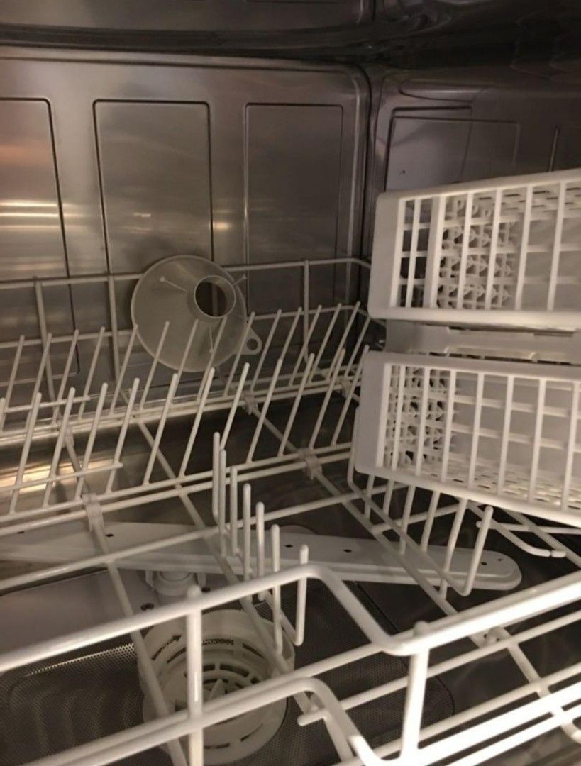 Electrolux Dishwasher (slight defect), TV & Home Appliances, Kitchen