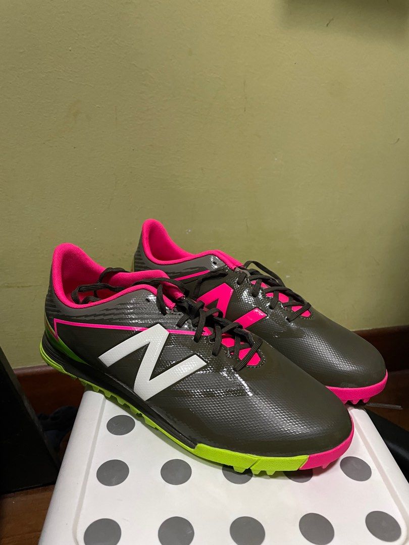 Furon 3 soccer pitch shoes US 8.5 wide, Sports Equipment, Sports