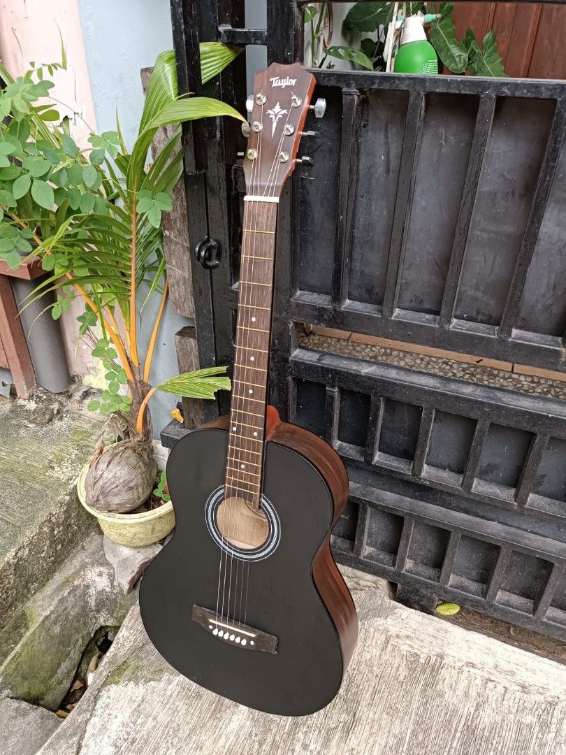 Gitar akustik pemula tanam besi, Musik & Media, Alat di Carousell