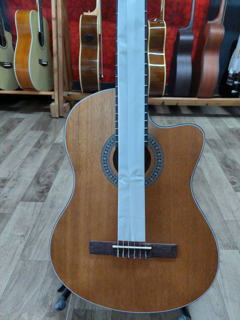 Gitar nilon baru murah origina cowboy, Musik & Media, Alat di Carousell