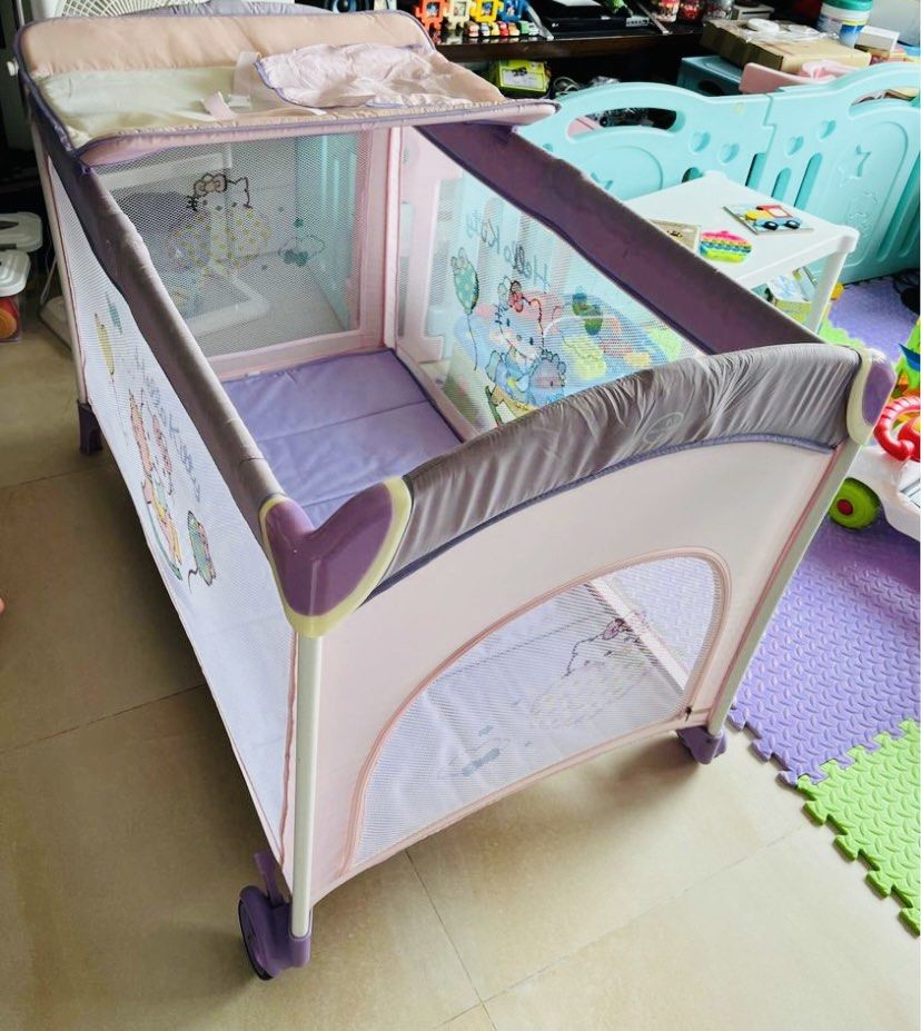 Hello kitty top pack n play