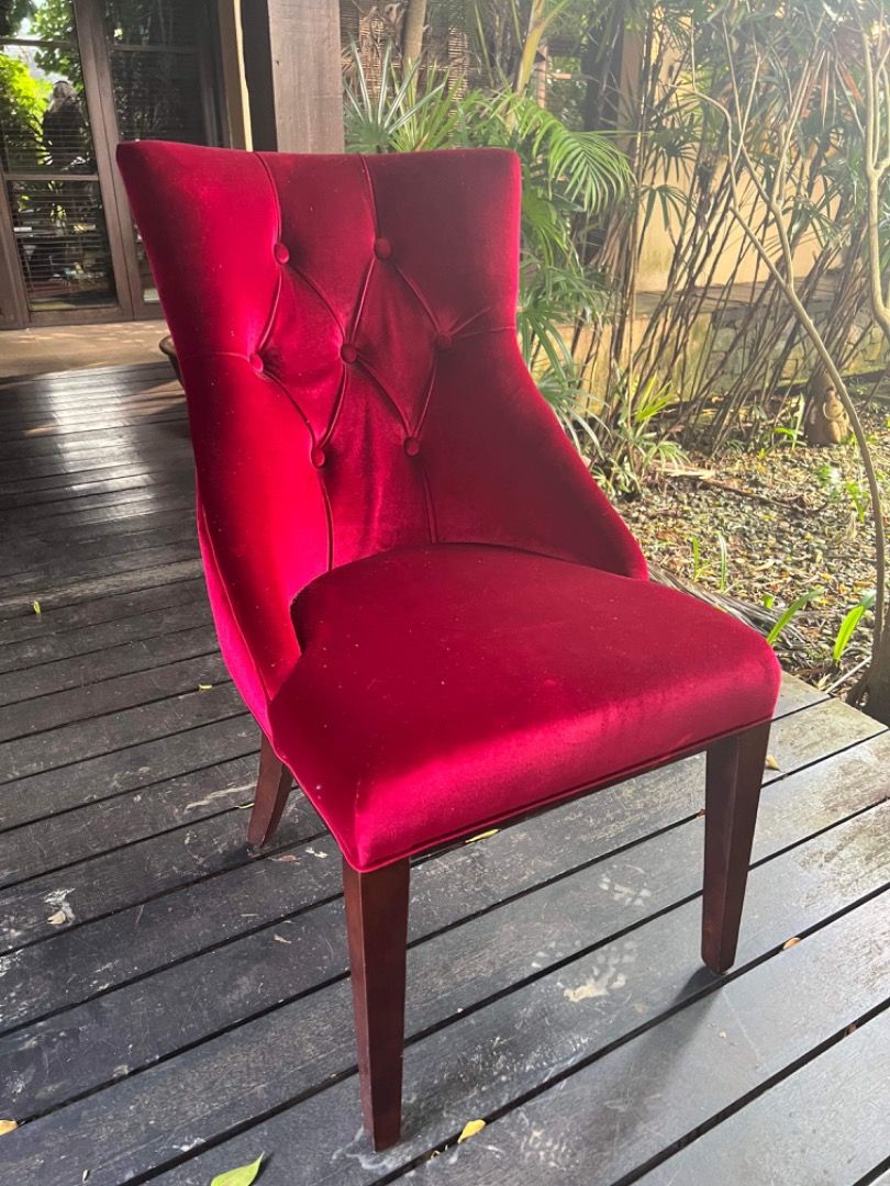 Hot pink outlet velvet chair