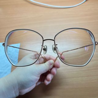 JINS 日系品牌眼鏡。有度數可自行更換