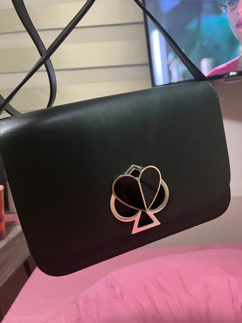 Kate Spade Nicola Medium Twistlock (Category: Luxury Bags & Wallets) located in Quezon City. Submitted by brandbureau (Listing ID 1226339645, Image 1). Description: Evergreen color Complete with dustbag and care cards.