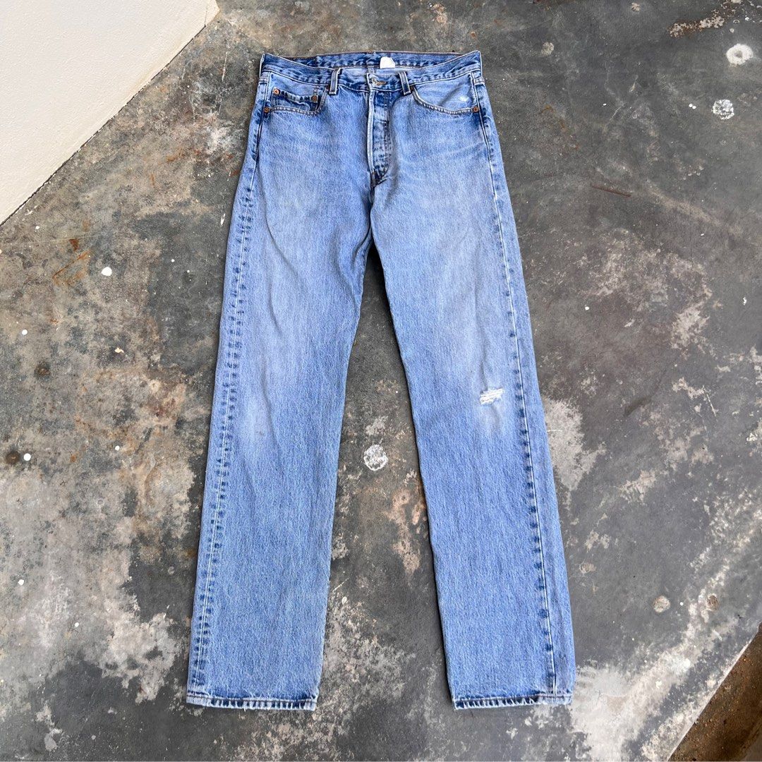 Authentic Levis 501 Button Fly Light Blue Wash Jeans Size 32