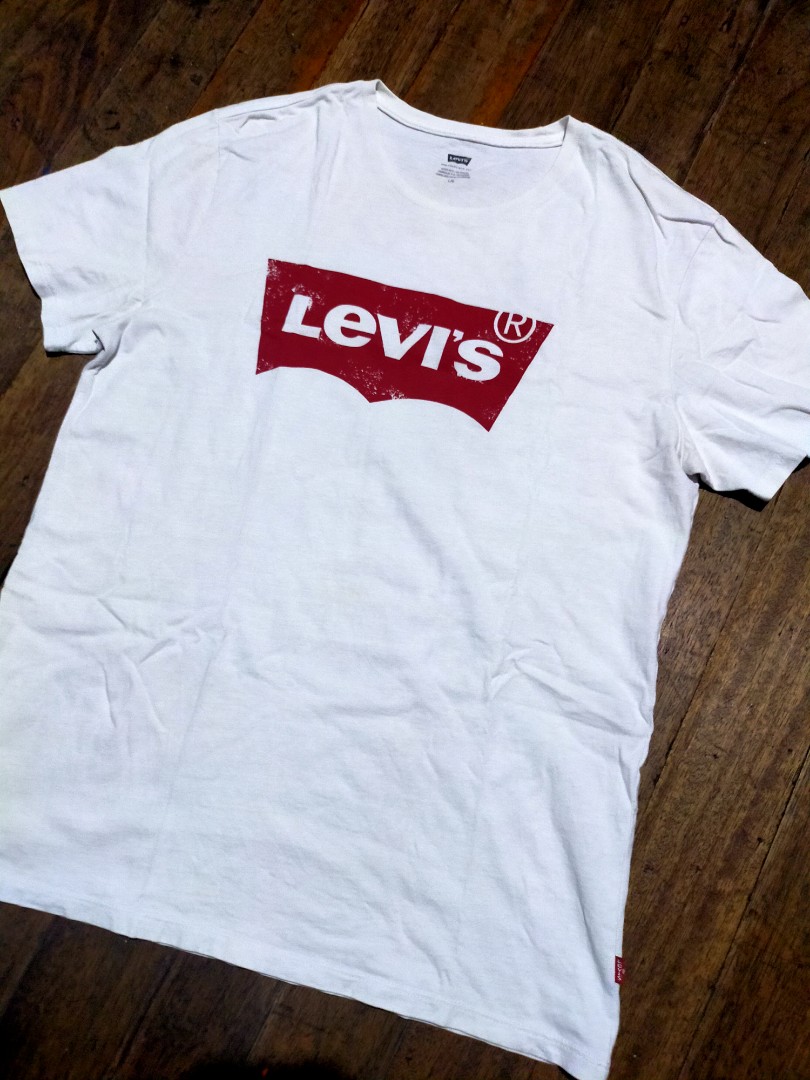 Levi's White T-Shirt on Carousell
