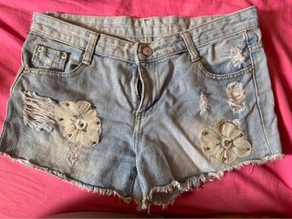 (Category: ) located in . Submitted by micsyyyyy (Listing ID 1226462163, Image 1). Description: .
