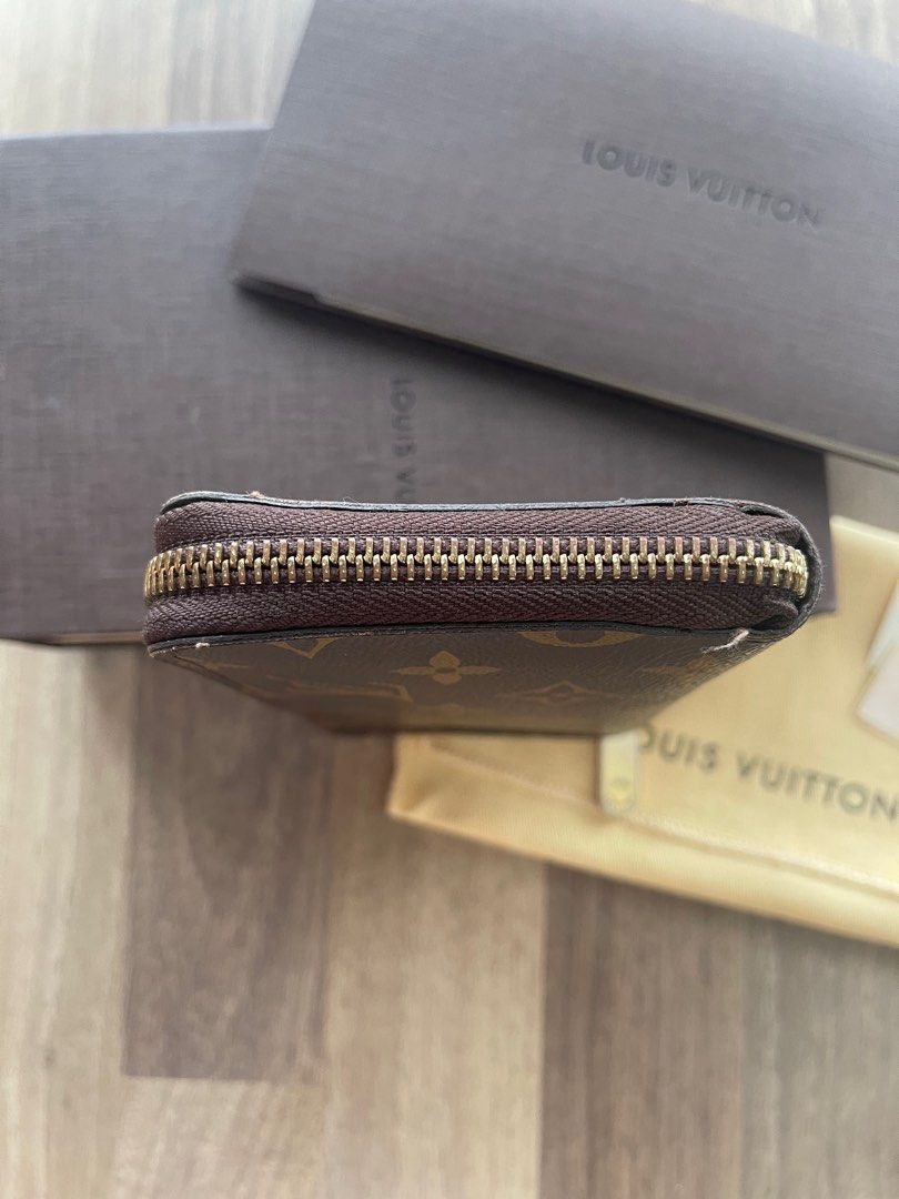 Louis Vuitton Zippy Compact Wallet - Review 