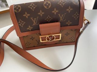 💯% Authentic Louis Vuitton vintage Dauphine Sac Hand bag, Luxury, Bags &  Wallets on Carousell