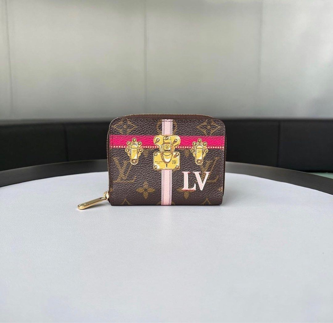100% Authentic Louis Vuitton Card Holder Side Up, Luxury, Bags & Wallets on  Carousell