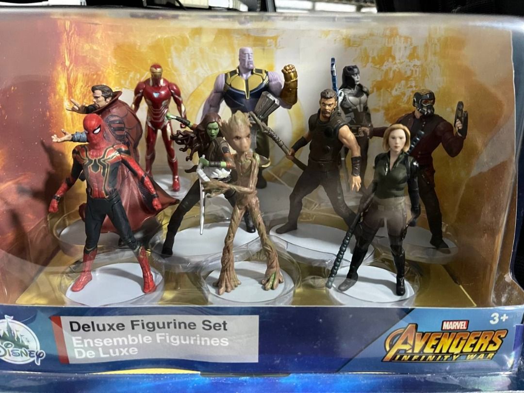 Deluxe figurine set online avengers