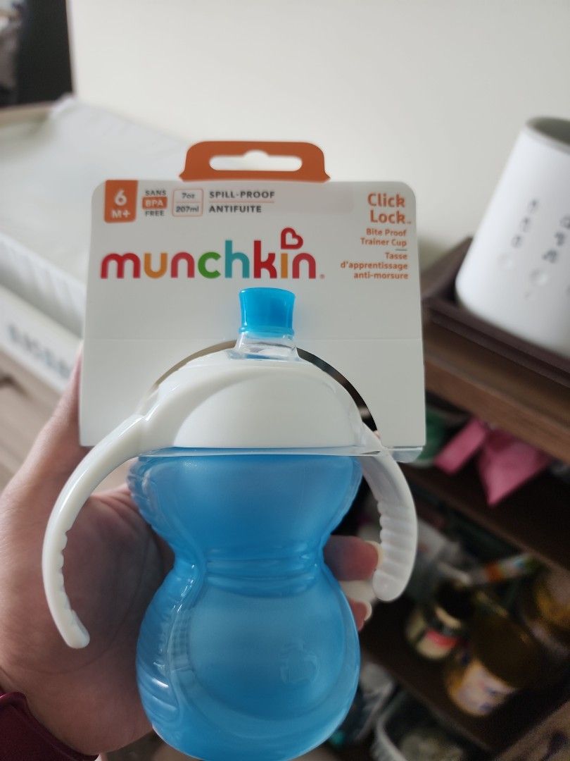 Munchkin Sippy Cup, Babies & Kids, Nursing & Feeding, Weaning & Toddler