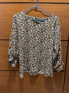 專櫃日牌natural beauty basic 上衣 南西新光購入