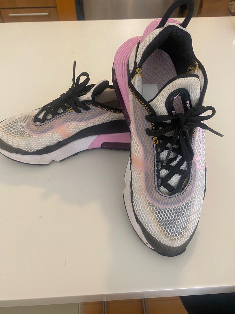 womens nike light pink shoes