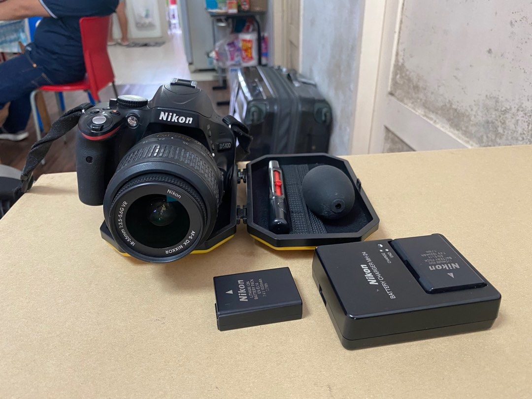 Nikon D5100 with 2 batteries, Photography, Cameras on Carousell