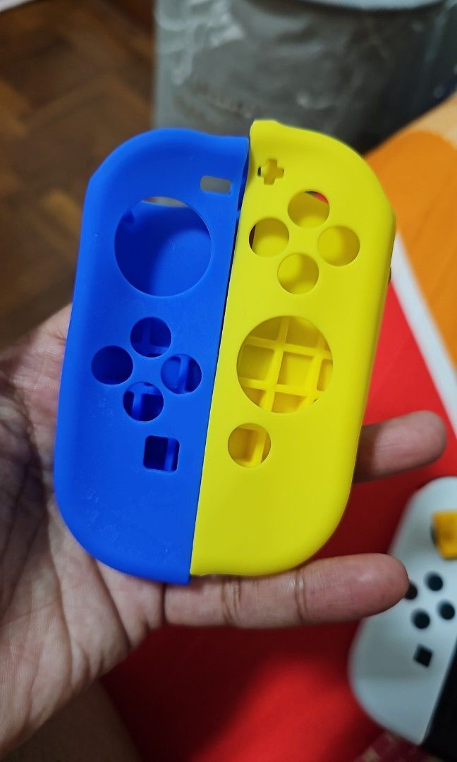 FOUR PAIRS Nintendo Switch Joy Con Silicon Cases, Video Gaming, Gaming ...