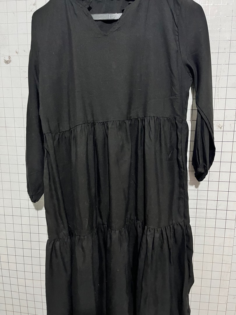 Ruffle baby doll midi dress black, Fesyen Wanita, Pakaian Wanita, Gaun