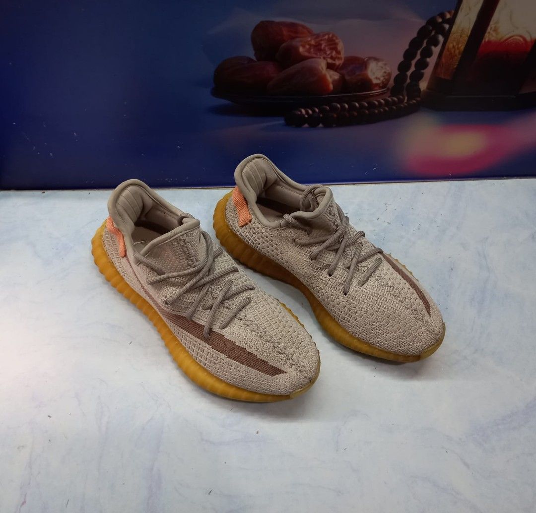 Gambar sepatu adidas yeezy boost 350 v2 sale