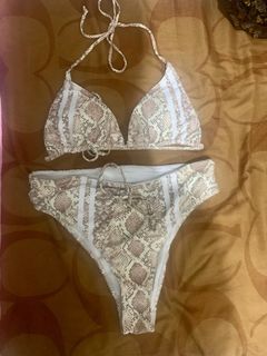 (Category: ) located in . Submitted by deamyclutter (Listing ID 1226475253, Image 1). Description: .