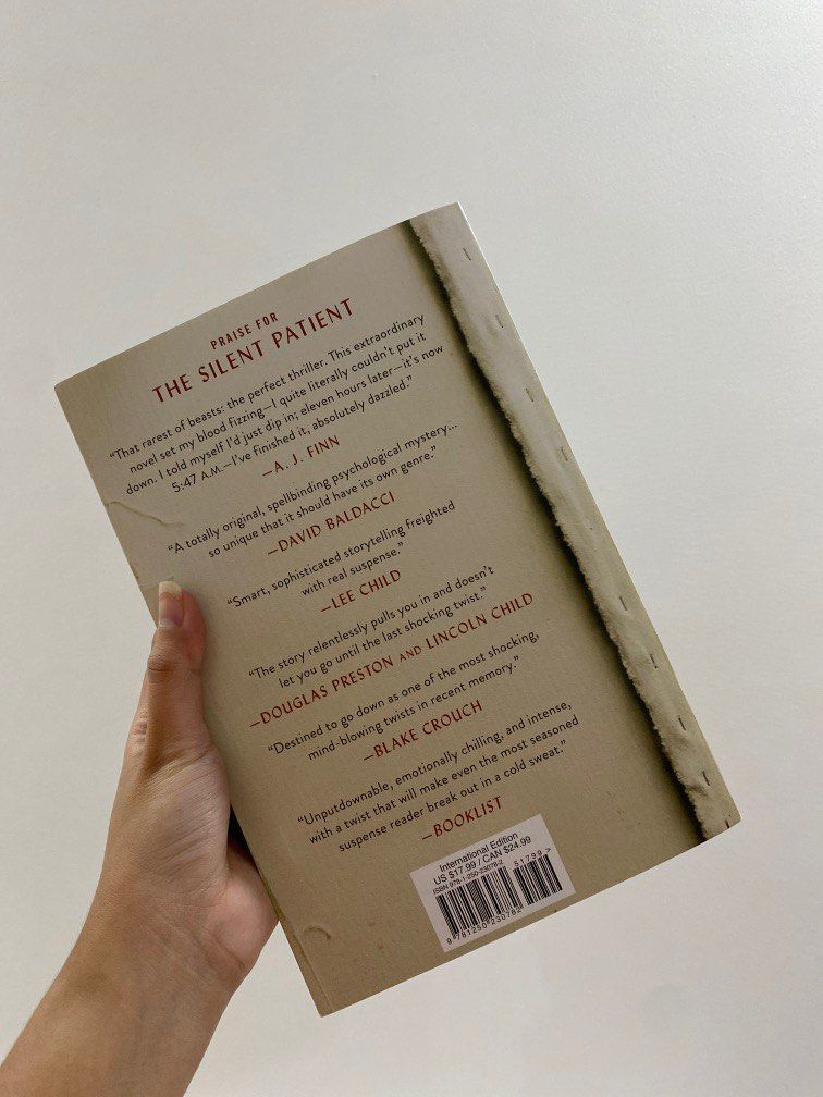The Silent Patient (Category: Storybooks) located in Las Pinas. Submitted by ysblb (Listing ID 1226329879, Image 2). Description: read once shipping fee care of buyer 🤍.