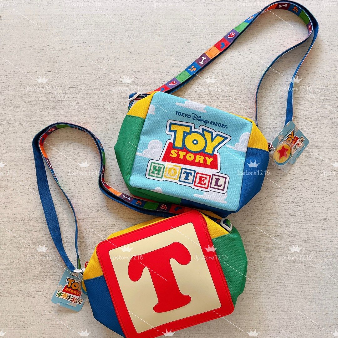 Tokyo Disney 東京迪士尼-反斗奇兵/ 玩具總動員/ toystory hotel 酒店限定斜孭袋, 女裝, 手袋及銀包, 單肩包-  Carousell