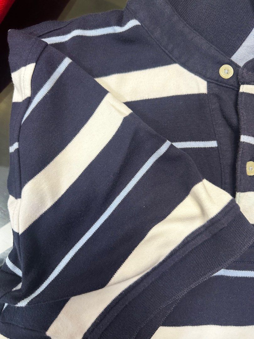 Tommy Hilfiger Polo shirt (Category: Tshirts & Polo Shirts ) located in Quezon City. Submitted by seedfree (Listing ID 1226450195, Image 2). Description: Negotiable Size: L Soft cotton.