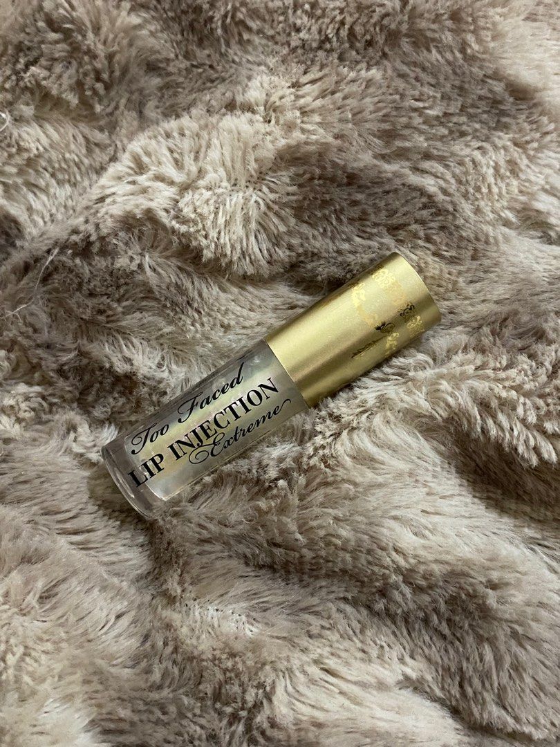Too Faced Lip Injection Extreme (Category: Makeup) located in Paranaque City. Submitted by makeup_glam (Listing ID 1226321159, Image 1). Description: 1.5g.