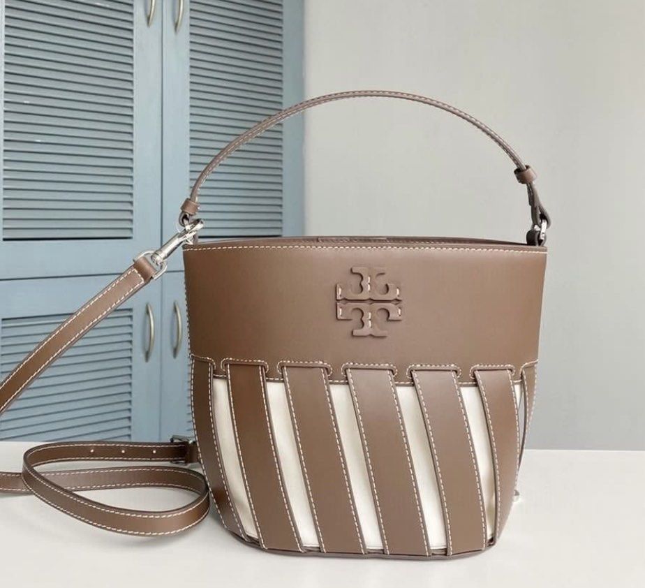 Tory Burch New Bucket Sling Bag, Women's Fashion, Bags & Wallets,  Cross-body Bags on Carousell