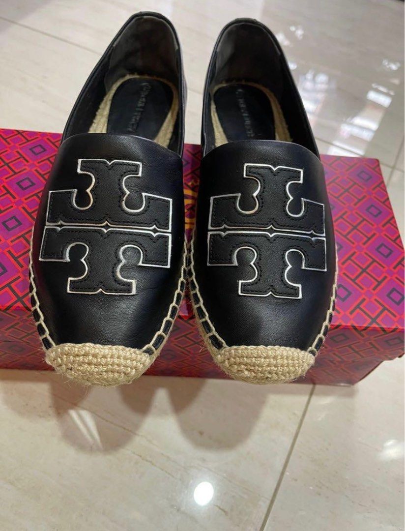 Tory Burch shoes and wear one time only. Size  and original price is  400sgd., Women's Fashion, Footwear, Sneakers on Carousell