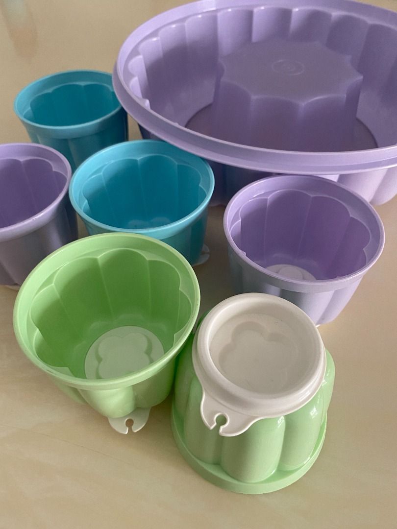 Tupperware Brands JelRing Jello with 6 Mini Molds, Furniture & Home
