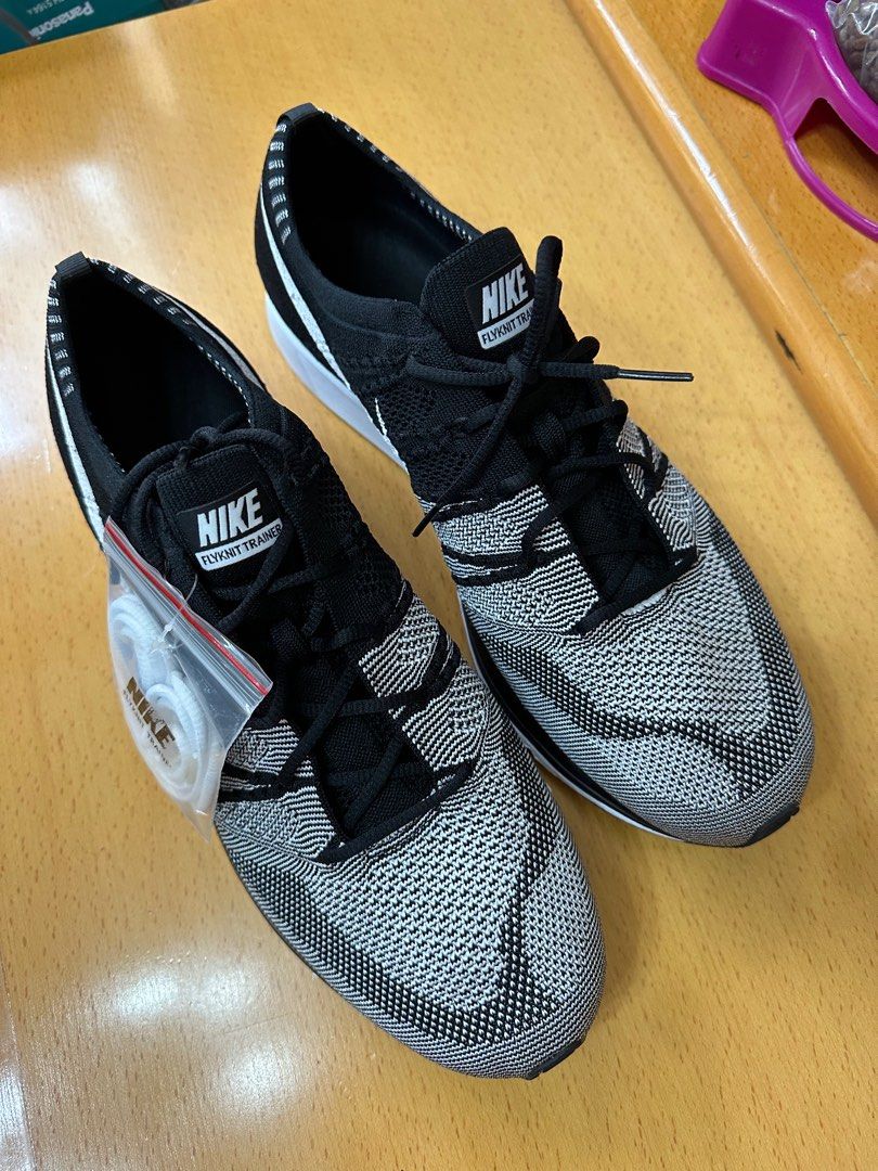 Nike flyknit store trainer oreo價錢