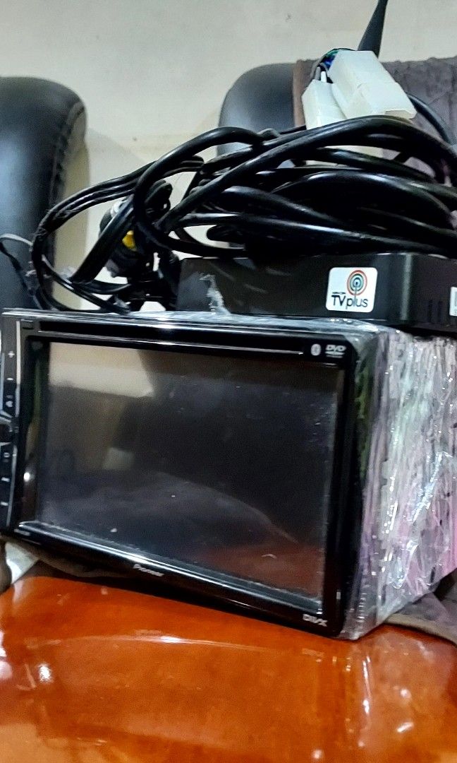 USED PIONEER 2DIN CAR HEAD UNIT WITH TV PLUS, Car Parts & Accessories