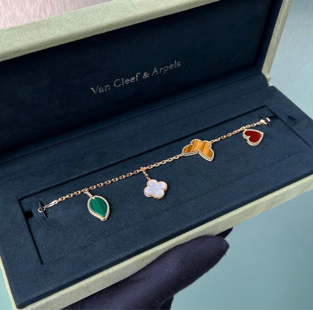 Van cleef and arpels outlet lucky alhambra bracelet